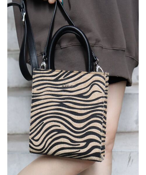 EVRIS（エヴリス）の「スクエアボックスショルダーバッグ（ショルダーバッグ・レディース・ブラック/その他1・FREE）」の6枚目の写真