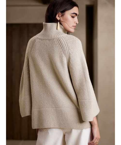 Banana Republic(バナナリパブリック)の「フレアスリーブ セーター(ニット/セーター・レディース・ブラウン/ナチュラル・XS/M/L/S)」の3枚目の写真
