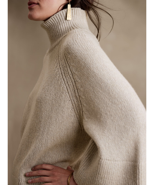 Banana Republic(バナナリパブリック)の「フレアスリーブ セーター(ニット/セーター・レディース・ブラウン/ナチュラル・XS/M/L/S)」の4枚目の写真