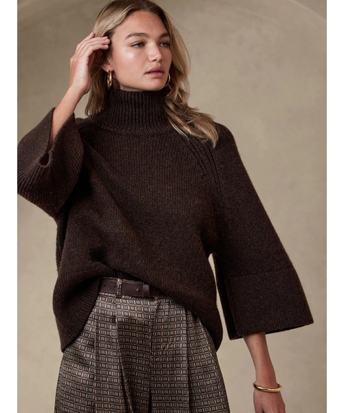 Banana Republic(バナナリパブリック)の「フレアスリーブ セーター(ニット/セーター・レディース・ブラウン/ナチュラル・XS/M/L/S)」の1枚目の写真