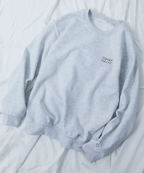 Firsthand（ファーストハンド）の「Firsthand/ファーストハンド TOPSYTURVY ワンポイント刺繍 クルーネックスウェット（スウェット・レディース・ネイビー/グレー/ピンク・FREE/MEDIUM）」の2枚目の写真