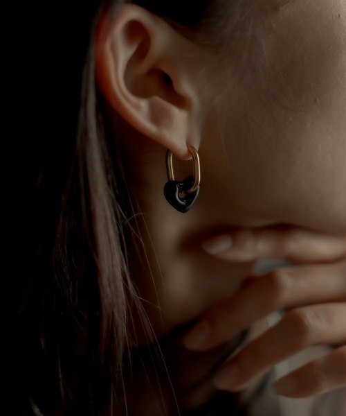ear PAPILLONNER(イアパピヨネ)の「金属アレルギー対応 ステンレスカラーハートピアス(ピアス(両耳用)・レディース・ホワイト/ブラック・FREE)」の18枚目の写真