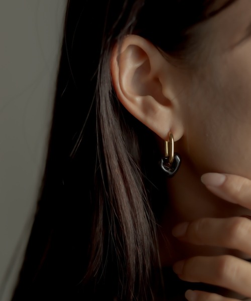 ear PAPILLONNER(イアパピヨネ)の「金属アレルギー対応 ステンレスカラーハートピアス(ピアス(両耳用)・レディース・ホワイト/ブラック・FREE)」の17枚目の写真