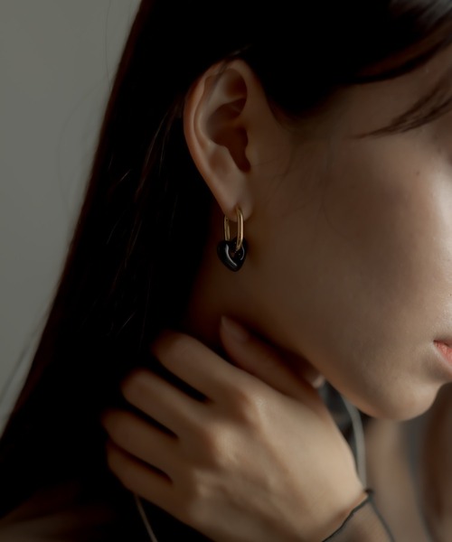 ear PAPILLONNER(イアパピヨネ)の「金属アレルギー対応 ステンレスカラーハートピアス(ピアス(両耳用)・レディース・ホワイト/ブラック・FREE)」の14枚目の写真