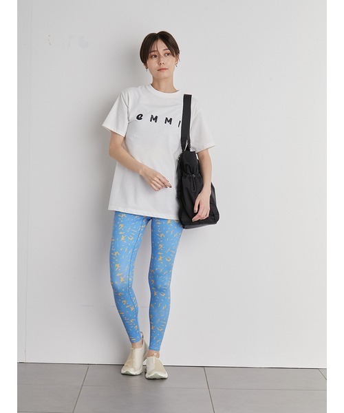 emmi（エミ）の「【emmi yoga】ECOemmiロゴT-shirts（Tシャツ/カットソー・レディース・ホワイト/ブルー/ベージュ/ブラック・FREE）」の7枚目の写真