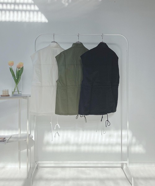 AS KNOW AS plus（アズノゥアズプラス）の「○スタンド シャカ ナイロンベスト（ベスト・レディース・カーキ/ブラック/アイボリー・FREE）」の7枚目の写真