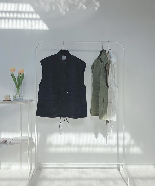 AS KNOW AS plus（アズノゥアズプラス）の「○スタンド シャカ ナイロンベスト（ベスト・レディース・カーキ/ブラック/アイボリー・FREE）」の15枚目の写真