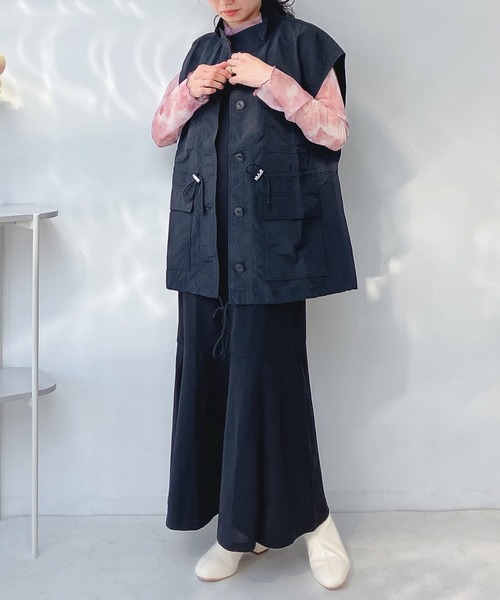 AS KNOW AS plus（アズノゥアズプラス）の「○スタンド シャカ ナイロンベスト（ベスト・レディース・カーキ/ブラック/アイボリー・FREE）」の16枚目の写真