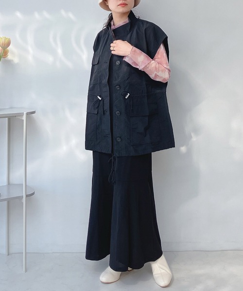 AS KNOW AS plus（アズノゥアズプラス）の「○スタンド シャカ ナイロンベスト（ベスト・レディース・カーキ/ブラック/アイボリー・FREE）」の4枚目の写真