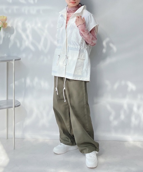 AS KNOW AS plus（アズノゥアズプラス）の「○スタンド シャカ ナイロンベスト（ベスト・レディース・カーキ/ブラック/アイボリー・FREE）」の21枚目の写真