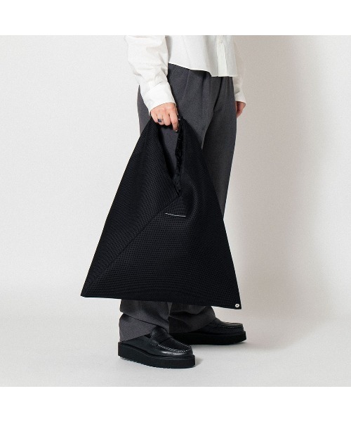 MM6 Maison Margiela（ｴﾑｴﾑｼｯｸｽ ﾒｿﾞﾝ ﾏﾙｼﾞｪﾗ）の「MM6 MAISON MARGIELA Classic Japanese S54WD0039-2（ショルダーバッグ・レディース・ブラック・FREE）」の3枚目の写真