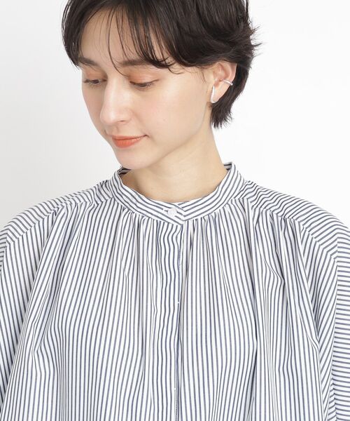 SHOO・LA・RUE（シューラルー）の「◆【こなれシルエットで体型カバー】ドルマンポンチョブラウス（シャツ/ブラウス・レディース・ホワイト系/ネイビー系2・00）」の7枚目の写真