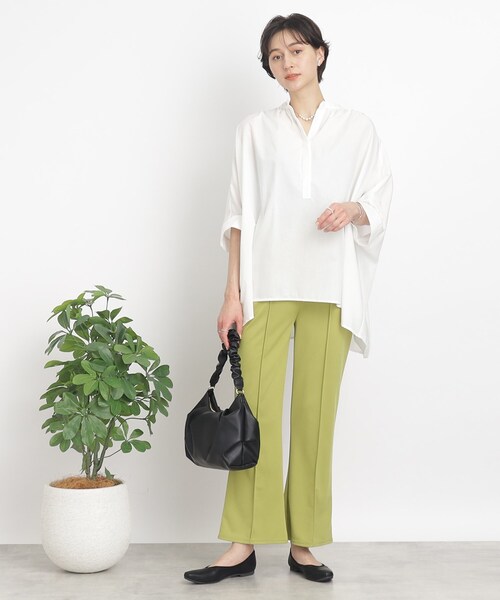 SHOO・LA・RUE（シューラルー）の「◆【こなれシルエットで体型カバー】ドルマンポンチョブラウス（シャツ/ブラウス・レディース・ホワイト系/ネイビー系2・00）」の8枚目の写真