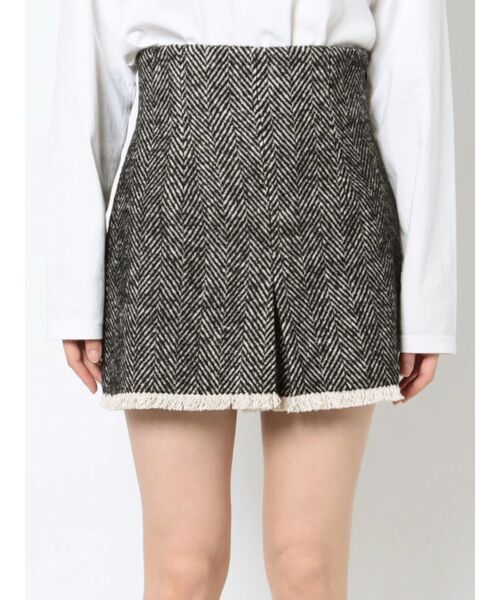 EMODA（エモダ）の「TWEED TUCK MINI SK（スカート・レディース・ブラック/グリーン/ベージュ・SMALL/MEDIUM）」の2枚目の写真