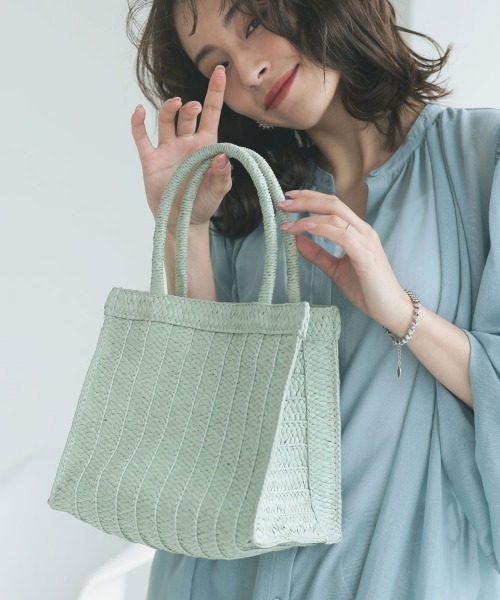 DONOBAN(ドノバン)の「雑材仕切り付きスクエアトート(トートバッグ・レディース・グリーン系その他/ラベンダー/ベージュ/ブラック/グレー・FREE)」の4枚目の写真