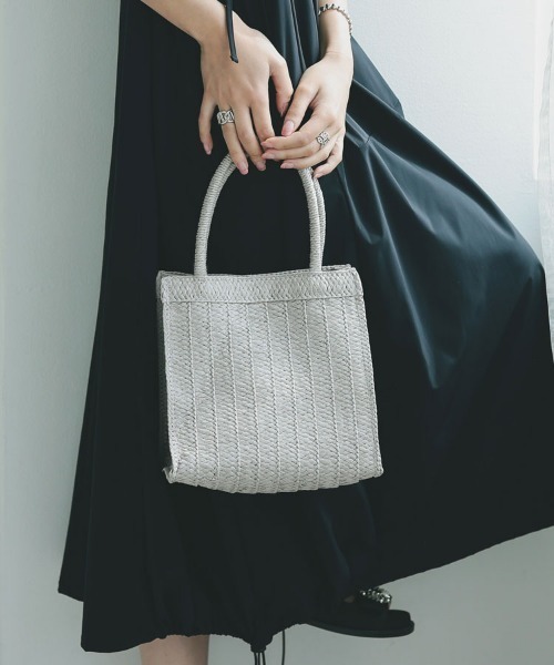 DONOBAN(ドノバン)の「雑材仕切り付きスクエアトート(トートバッグ・レディース・グリーン系その他/ラベンダー/ベージュ/ブラック/グレー・FREE)」の1枚目の写真