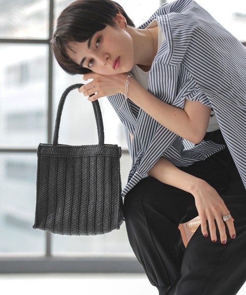 DONOBAN(ドノバン)の「雑材仕切り付きスクエアトート(トートバッグ・レディース・グリーン系その他/ラベンダー/ベージュ/ブラック/グレー・FREE)」の3枚目の写真