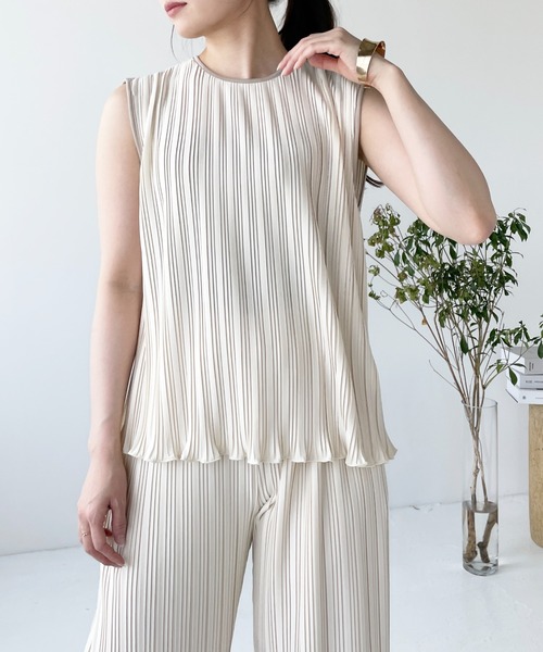 Meli rich（メリーリッチ）の「【セットアップ対応】ランダムプリーツタンクトップ（タンクトップ・レディース・ブラック/パープル/モカ/アイボリー/グレイッシュベージュ・MEDIUM）」の17枚目の写真