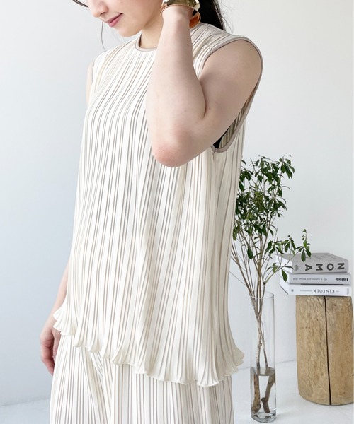 Meli rich（メリーリッチ）の「【セットアップ対応】ランダムプリーツタンクトップ（タンクトップ・レディース・ブラック/パープル/モカ/アイボリー/グレイッシュベージュ・MEDIUM）」の16枚目の写真