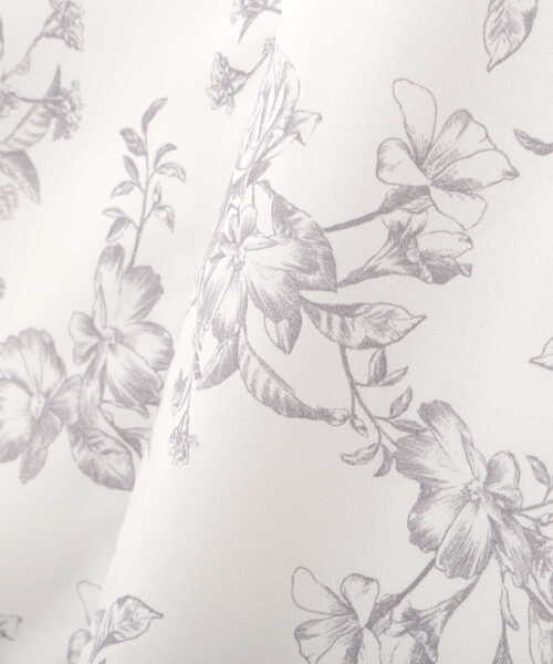 PROPORTION BODY DRESSING（プロポーションボディドレッシング）の「モノトーンブーケフラワーブラウス / 1213110411（シャツ/ブラウス・レディース・パープル/ホワイト系その他・SMALL/MEDIUM）」の4枚目の写真