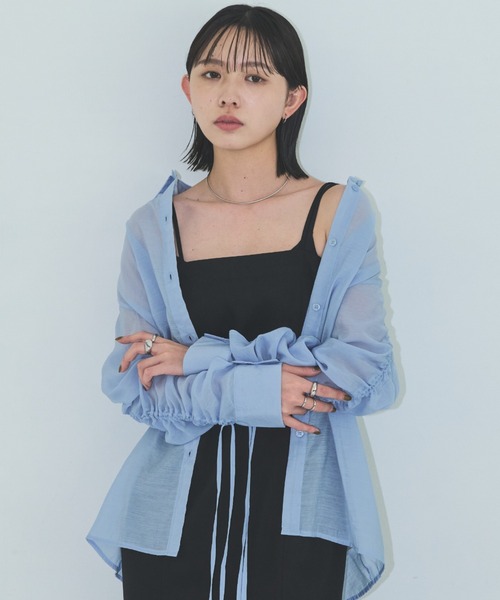 Aunt Marie's(アントマリーズ)の「ギャザースリーブオーバーシャツ(シャツ/ブラウス・レディース・ブラック/ブルー/ホワイト・FREE)」の13枚目の写真