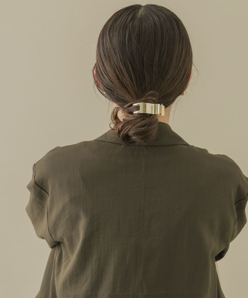 SMELLY（スメリー）の「カーブメタルバンス（バレッタ/ヘアクリップ・レディース・ゴールド・-）」の3枚目の写真