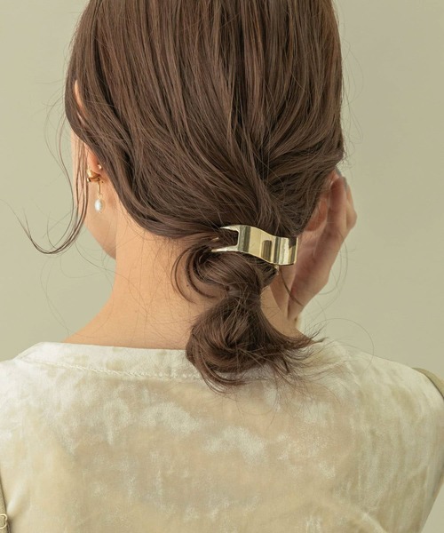 SMELLY（スメリー）の「カーブメタルバンス（バレッタ/ヘアクリップ・レディース・ゴールド・-）」の5枚目の写真