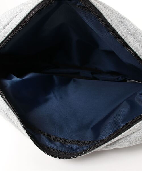 CHUMS(チャムス)の「【CHUMS/チャムス】 Small Trapezoid Shoulder Sweat(ショルダーバッグ・メンズ・ベージュ/その他1/その他2/その他3/ブラック/ヘザーグレー/ブルー/その他5/その他4/その他6/ブルー系その他・FREE)」の13枚目の写真