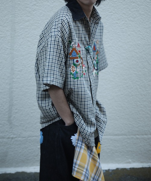 HOOK(フック)の「【HOOK】レトロ調刺繍入りチェック柄半袖シャツ (SS)(シャツ/ブラウス・メンズ・ブラック/イエロー・M/L/XL)」の18枚目の写真