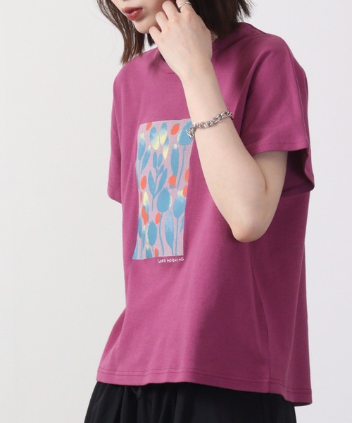 Emago（イマゴ）の「EMAGO 水彩植物プリント半袖Tシャツ（Tシャツ/カットソー・レディース・マスタード/パープル/ホワイト・FREE）」の9枚目の写真