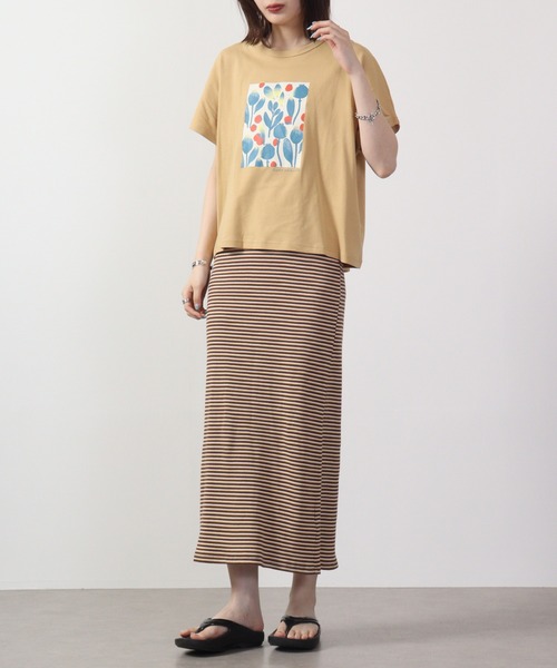 Emago（イマゴ）の「EMAGO 水彩植物プリント半袖Tシャツ（Tシャツ/カットソー・レディース・マスタード/パープル/ホワイト・FREE）」の21枚目の写真