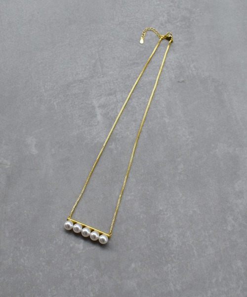 PICCIN(ピッチン)の「5連パールネックレス(ネックレス・レディース・ゴールド・FREE)」の4枚目の写真