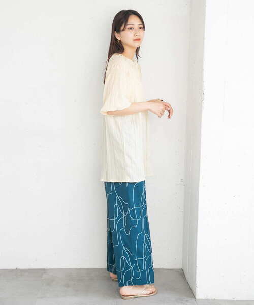 KBF（ケイビーエフ）の「ランダムプリーツシャーリングチュニック（チュニック・レディース・ブラック/ブラウン/アイボリー・ONE）」の5枚目の写真