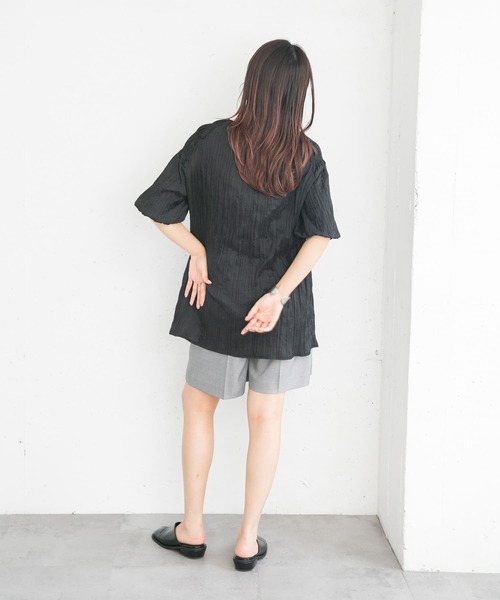 KBF（ケイビーエフ）の「ランダムプリーツシャーリングチュニック（チュニック・レディース・ブラック/ブラウン/アイボリー・ONE）」の6枚目の写真