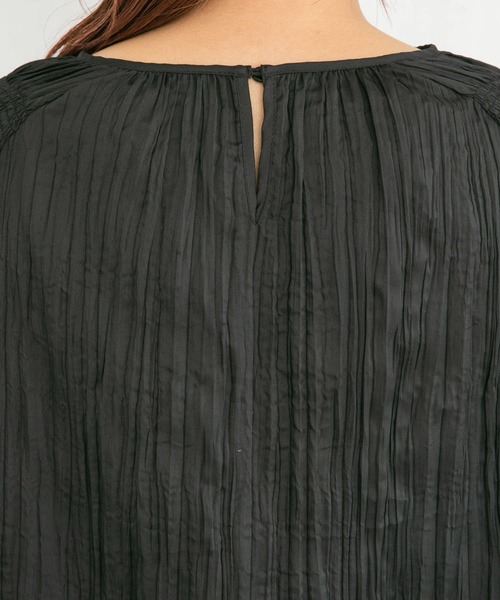 KBF（ケイビーエフ）の「ランダムプリーツシャーリングチュニック（チュニック・レディース・ブラック/ブラウン/アイボリー・ONE）」の8枚目の写真