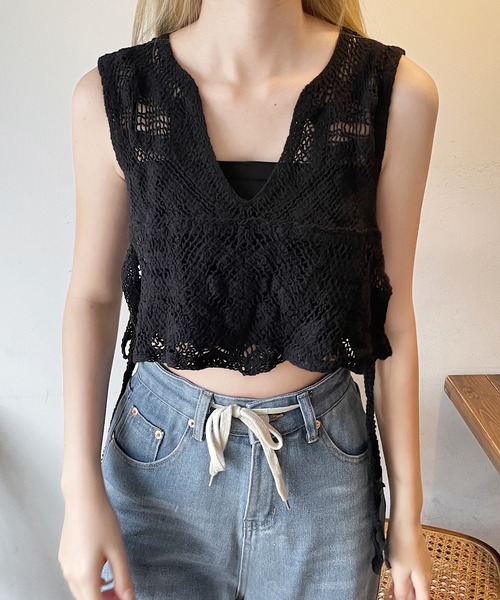 shopnikoniko（ショップニコニコ）の「ショート丈 かぎ編み ビスチェベスト（ベスト・レディース・ブラック・フリー）」の14枚目の写真