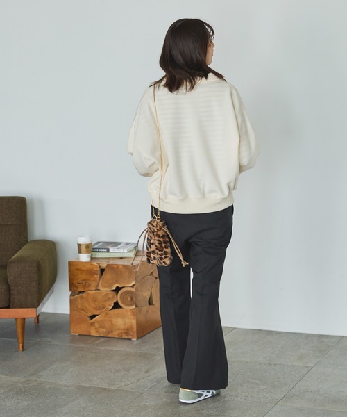 shetila(シェティラ)の「オーバーサイズ ワンポイント刺繍 ハーフジップスウェット(スウェット・レディース・アイボリー/ブラック/モカ/グレー/ネイビー・L/M)」の15枚目の写真