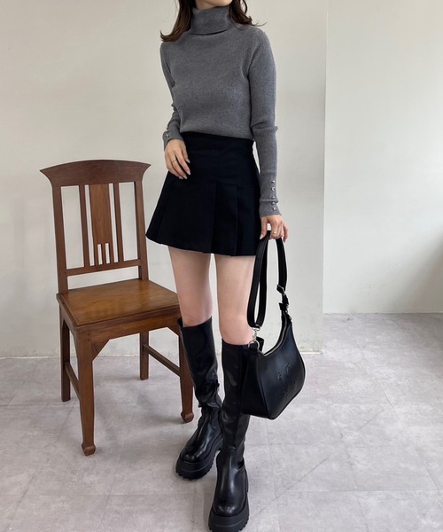 one after another NICE CLAUP(ワンアフターアナザーナイスクラップ)の「エンボスホーボーバッグ(ショルダーバッグ・レディース・アイボリー/ブラック/ブラウン・FREE)」の6枚目の写真