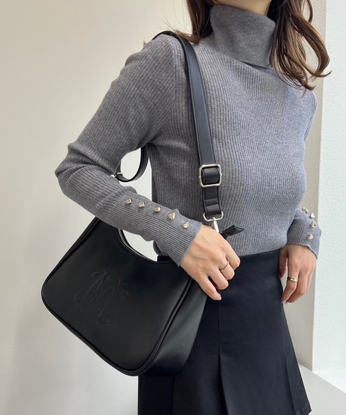 one after another NICE CLAUP(ワンアフターアナザーナイスクラップ)の「エンボスホーボーバッグ(ショルダーバッグ・レディース・アイボリー/ブラック/ブラウン・FREE)」の4枚目の写真