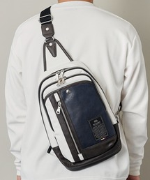 MADDEN EQUIPMENT（メデン イクイップメント）の「【公式】高級感 がある デザイン で キレイな 服装 にも 使える! B5 サイズ の 書類 や タブレット も入る 大容量 サイズ（ショルダーバッグ）」