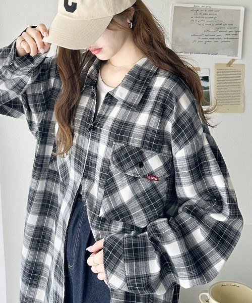 Java(ジャバ)の「《Javaジャバコラボ》ビッグシルエットでカジュアル感。オンブレチェック ダブルジップアップシャツ(シャツ/ブラウス・レディース・ブラック/ブルー/ブラウン/ネイビー・SMALL/MEDIUM/LARGE/X-LARGE)」の2枚目の写真