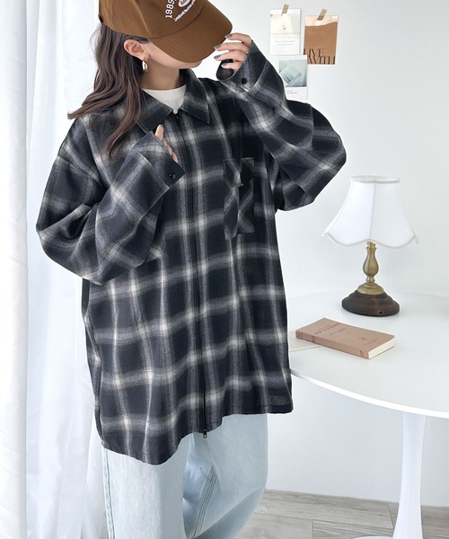 Java(ジャバ)の「《Javaジャバコラボ》ビッグシルエットでカジュアル感。オンブレチェック ダブルジップアップシャツ(シャツ/ブラウス・レディース・ブラック/ブルー/ブラウン/ネイビー・SMALL/MEDIUM/LARGE/X-LARGE)」の6枚目の写真