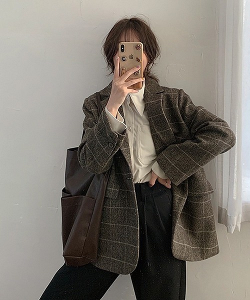 aimoha(アイモハ)の「メンズライクシャツ(シャツ/ブラウス・レディース・ベージュ・LARGE/X-LARGE/SMALL)」の4枚目の写真