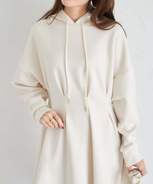 tocco closet(トッコ クローゼット)の「【ZOZO限定】ウエストタックパーカーミニOP(ワンピース・レディース・オフホワイト/ライトグレー/ブラック・M)」の6枚目の写真