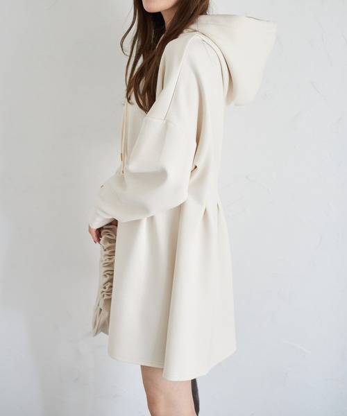 tocco closet(トッコ クローゼット)の「【ZOZO限定】ウエストタックパーカーミニOP(ワンピース・レディース・オフホワイト/ライトグレー/ブラック・M)」の8枚目の写真