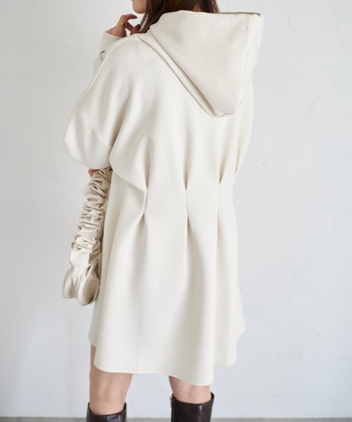 tocco closet(トッコ クローゼット)の「【ZOZO限定】ウエストタックパーカーミニOP(ワンピース・レディース・オフホワイト/ライトグレー/ブラック・M)」の10枚目の写真