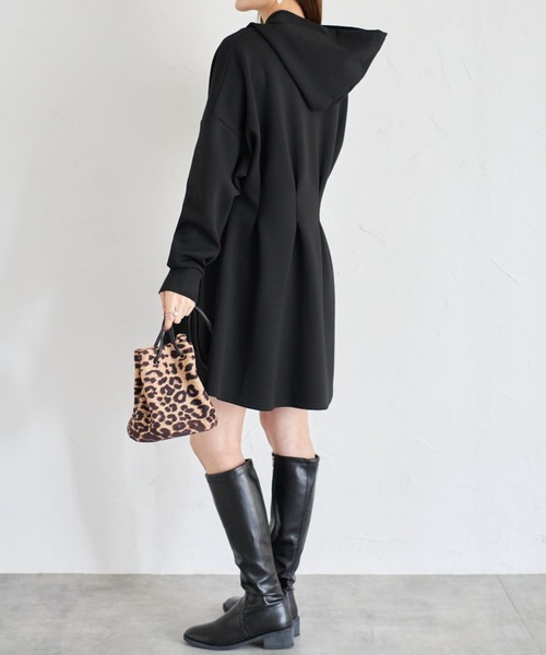 tocco closet(トッコ クローゼット)の「【ZOZO限定】ウエストタックパーカーミニOP(ワンピース・レディース・オフホワイト/ライトグレー/ブラック・M)」の19枚目の写真