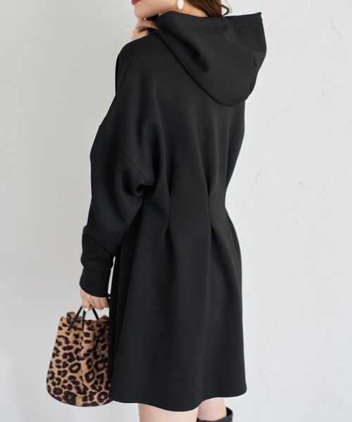 tocco closet(トッコ クローゼット)の「【ZOZO限定】ウエストタックパーカーミニOP(ワンピース・レディース・オフホワイト/ライトグレー/ブラック・M)」の20枚目の写真