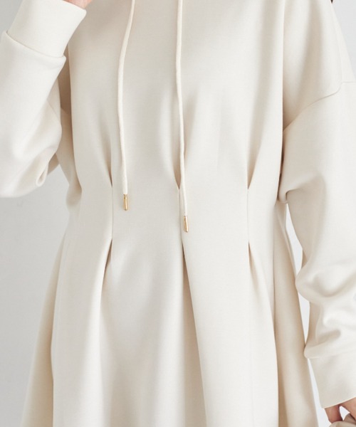 tocco closet(トッコ クローゼット)の「【ZOZO限定】ウエストタックパーカーミニOP(ワンピース・レディース・オフホワイト/ライトグレー/ブラック・M)」の11枚目の写真
