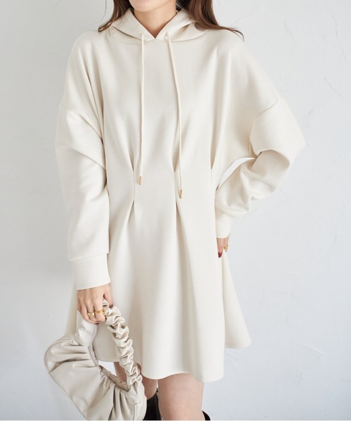 tocco closet(トッコ クローゼット)の「【ZOZO限定】ウエストタックパーカーミニOP(ワンピース・レディース・オフホワイト/ライトグレー/ブラック・M)」の5枚目の写真